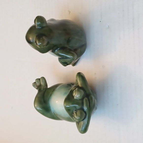 4/$40 Two Frog Figurines - Picture 2 of 4